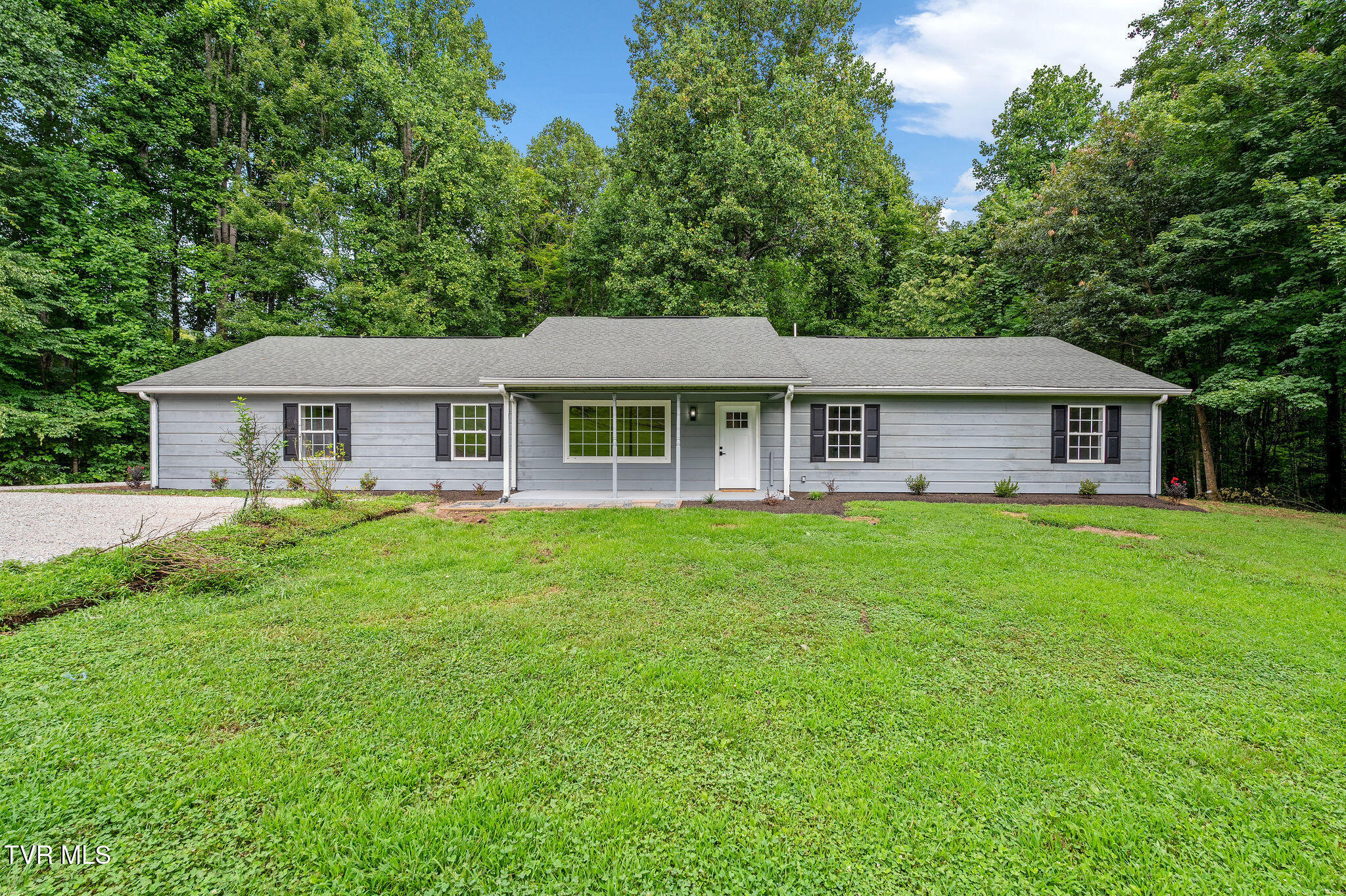 1523 Whispering Pines Road Johnson City, TN 37601 - Photo 3 of 33 DSC04950