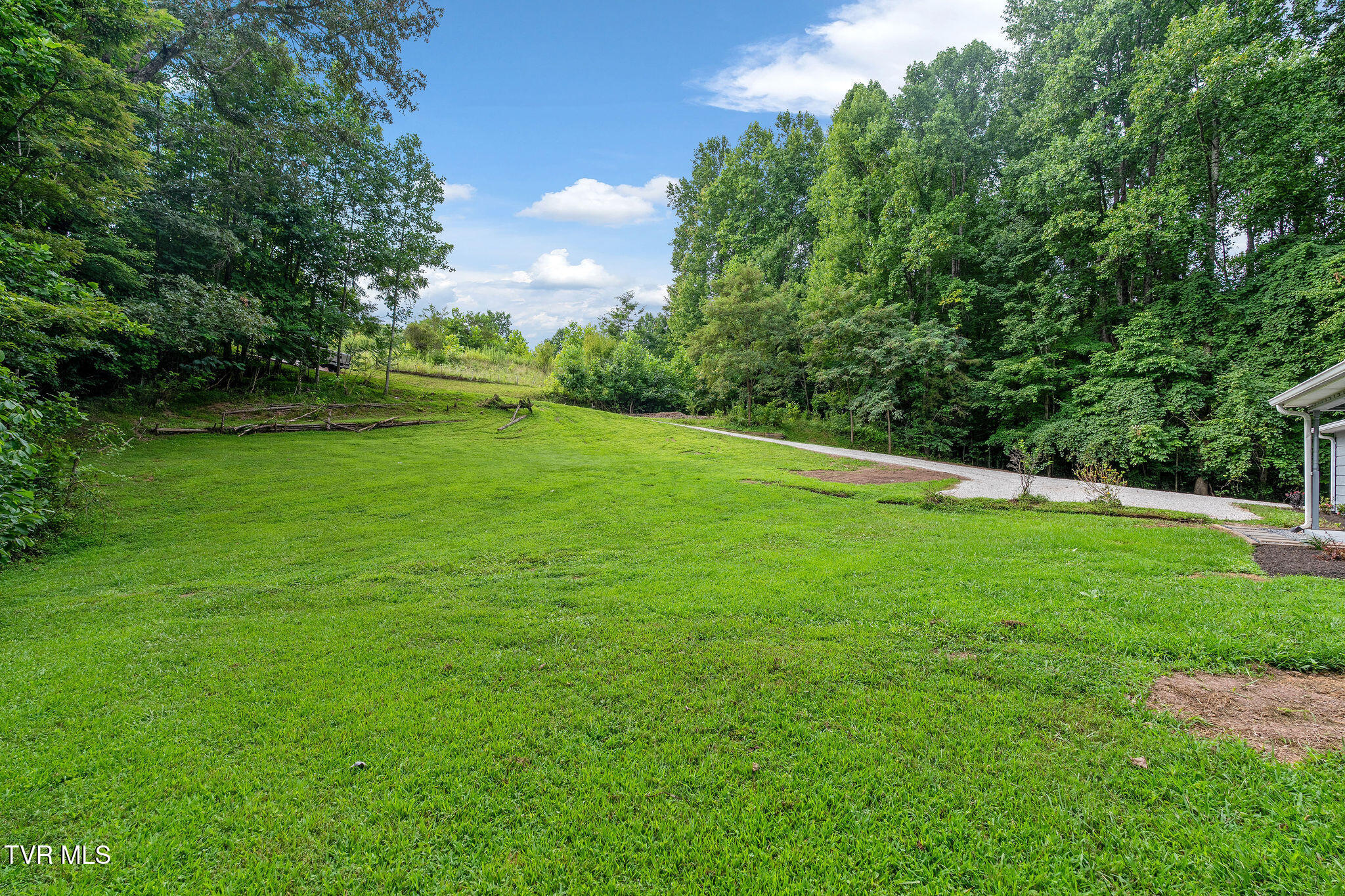 1523 Whispering Pines Road Johnson City, TN 37601 - Photo 4 of 33 DSC04940