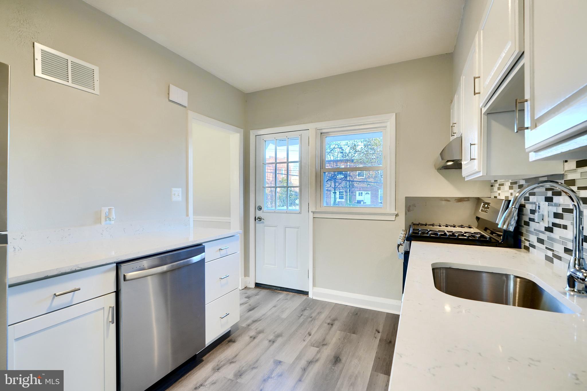 51 Briarwood Road Catonsville, MD 21228 - Photo 14 of 25