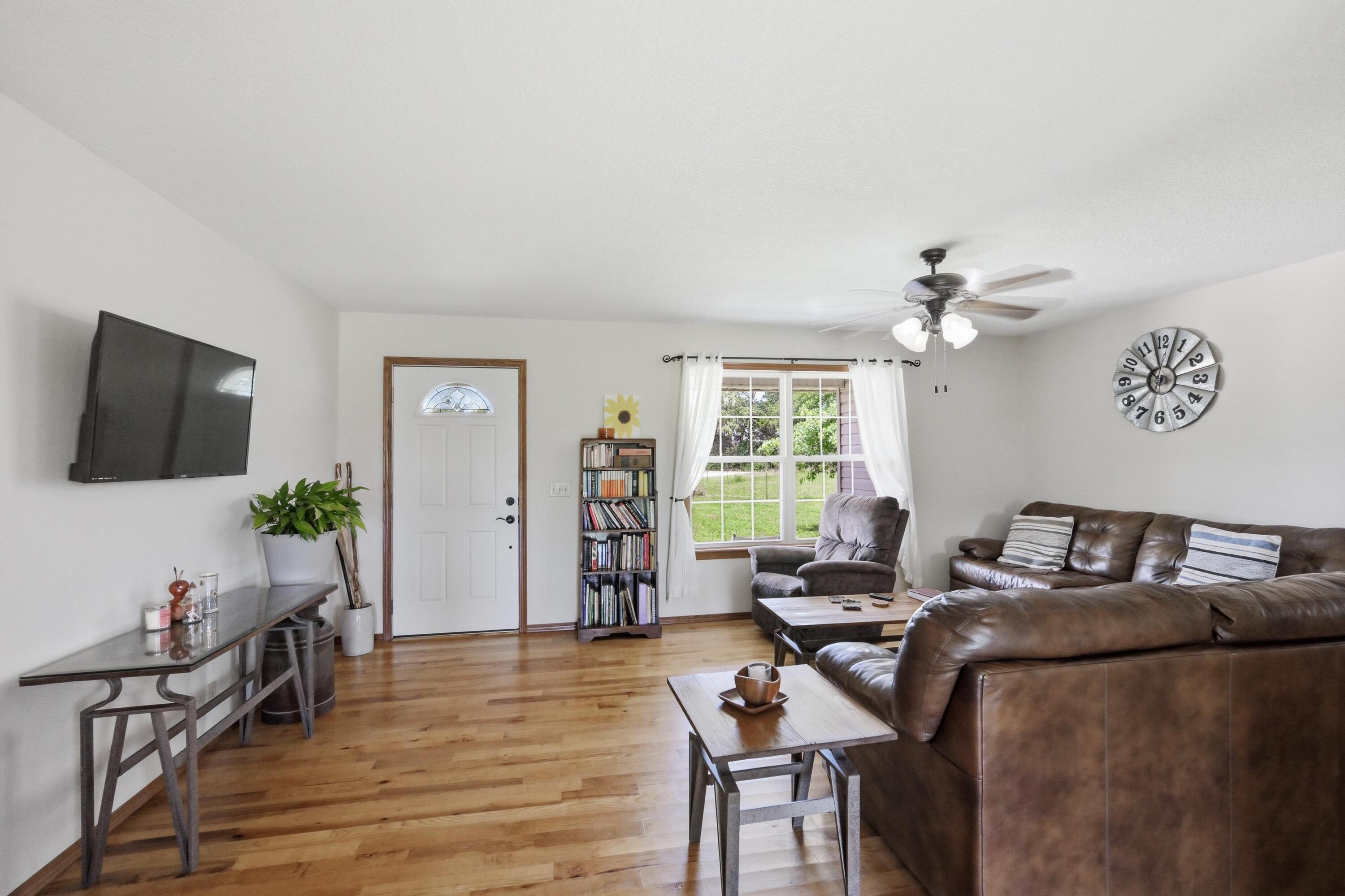 4601 Starling Road Pierce City, MO 65723 - Photo 4 of 84 004