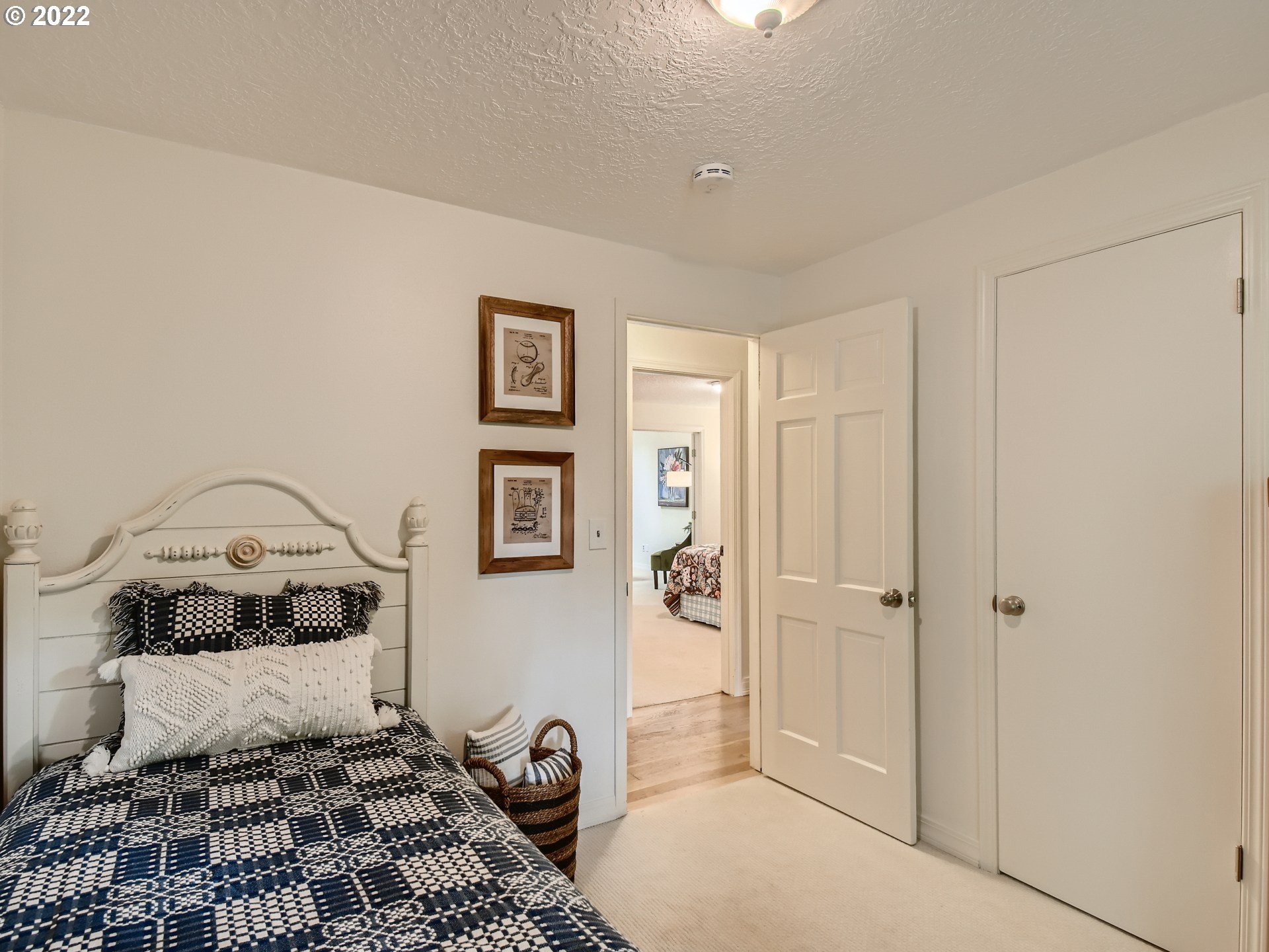 4753 Southwest Dawn Street Lake Oswego, OR 97035 - Photo 20 of 29 a room with a rug and a window