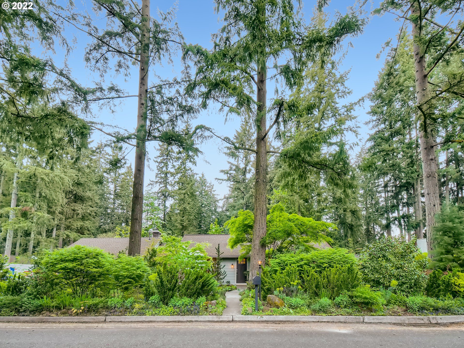 4753 Southwest Dawn Street Lake Oswego, OR 97035 - Photo 3 of 29 a view of a yard