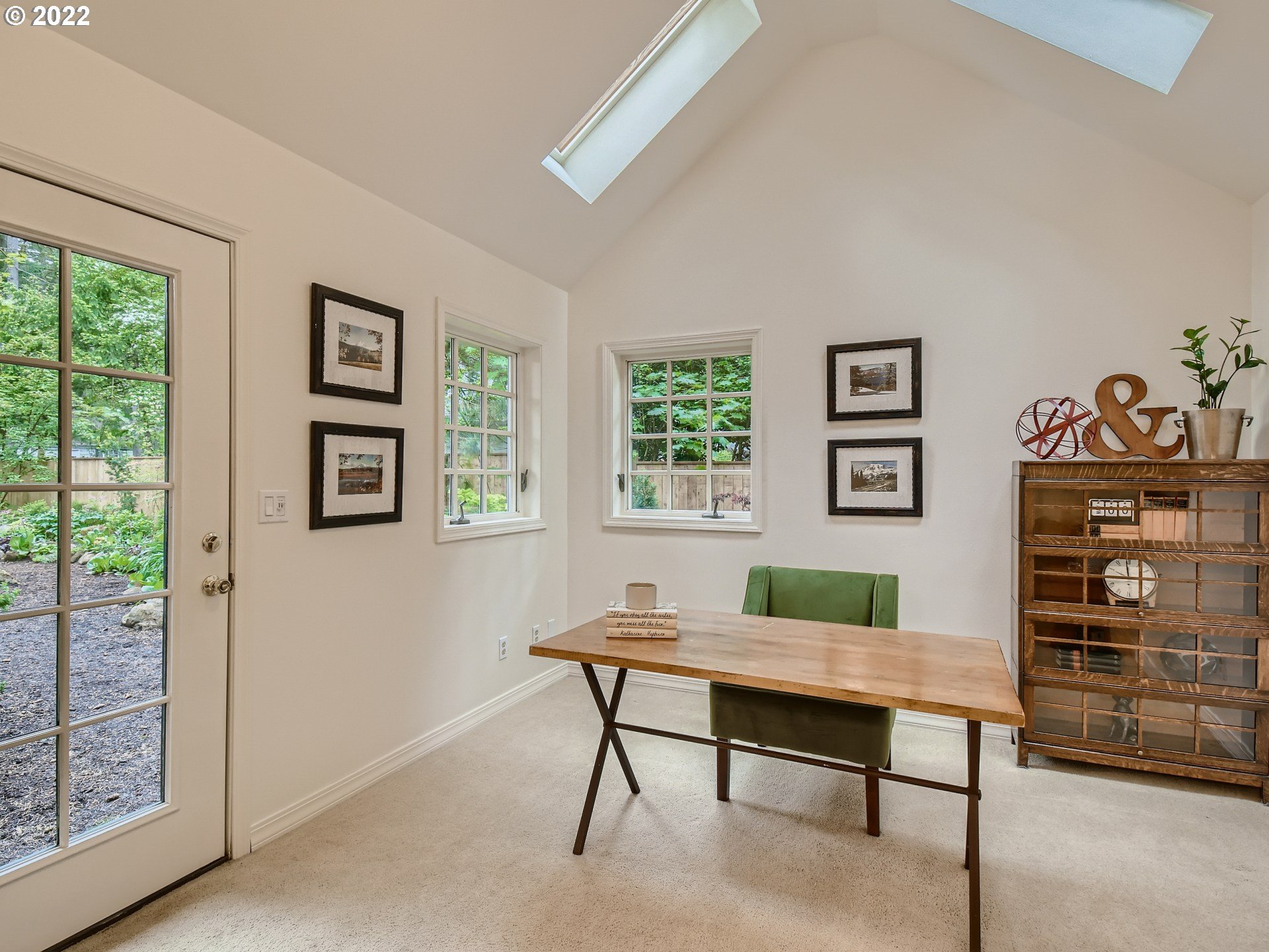 4753 Southwest Dawn Street Lake Oswego, OR 97035 - Photo 8 of 29 a workspace room with furniture and window