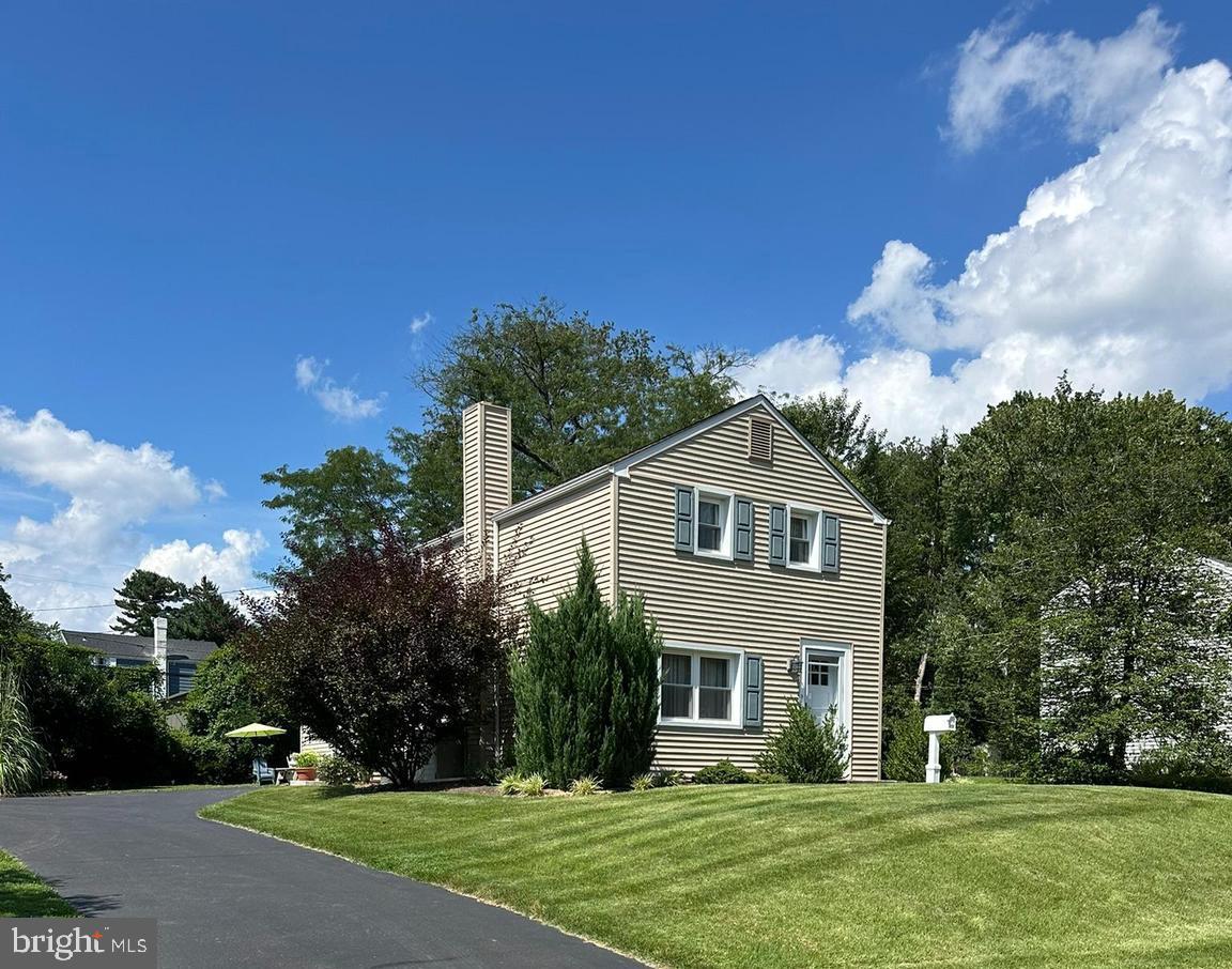 217 Lyster Road Oreland, PA 19075 - Photo 1 of 39 Gallery Image 1