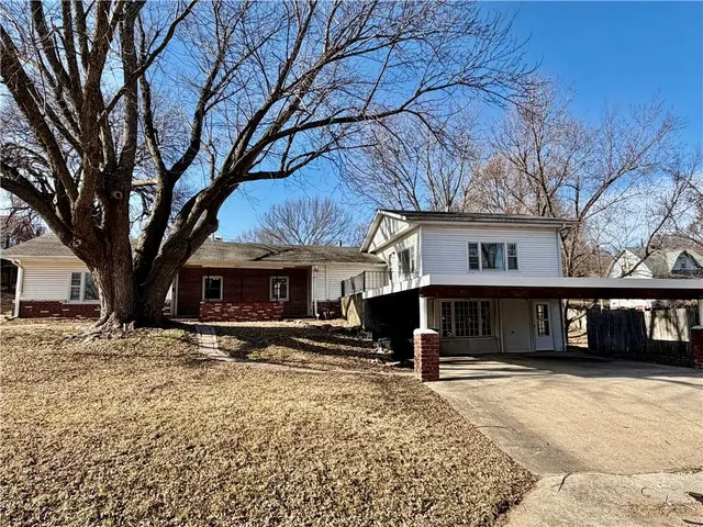 $205,000 | 1802 Main Street, St. Joseph, MO 64505