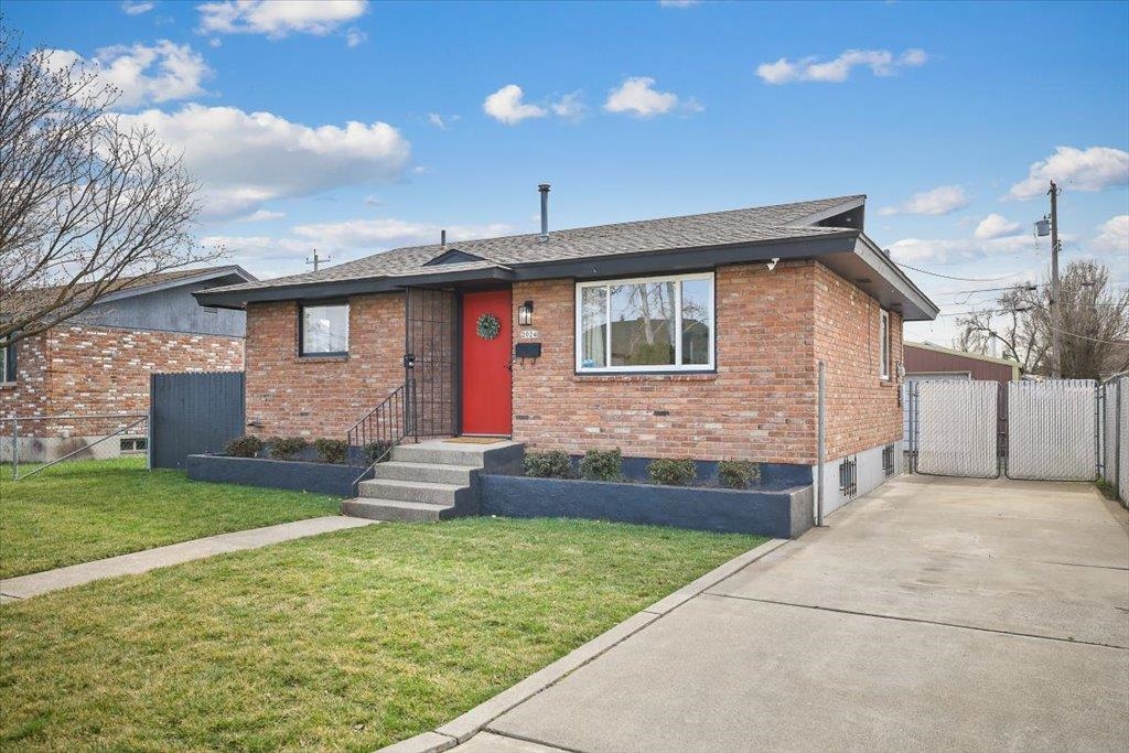 2024 East Nebraska Avenue Spokane, WA 99208 - Photo 2 of 33