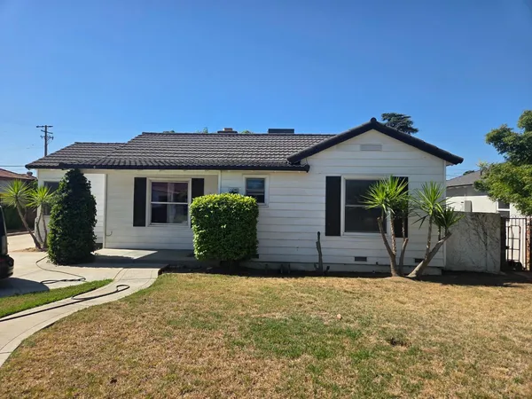 $450,000 | 1506 West 5th Street, Madera, CA 93637