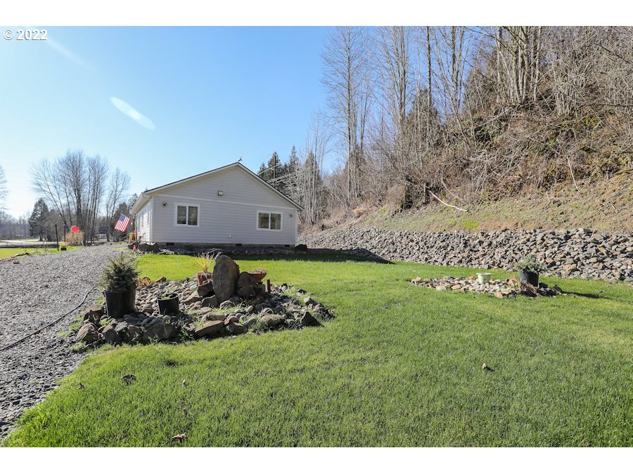 105 Cook Ferry Road Castle Rock, WA 98611 - Photo 23 of 24 Gallery Image 23