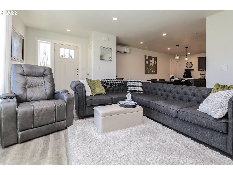 105 Cook Ferry Road Castle Rock, WA 98611 - Photo 4 of 24 Gallery Image 4