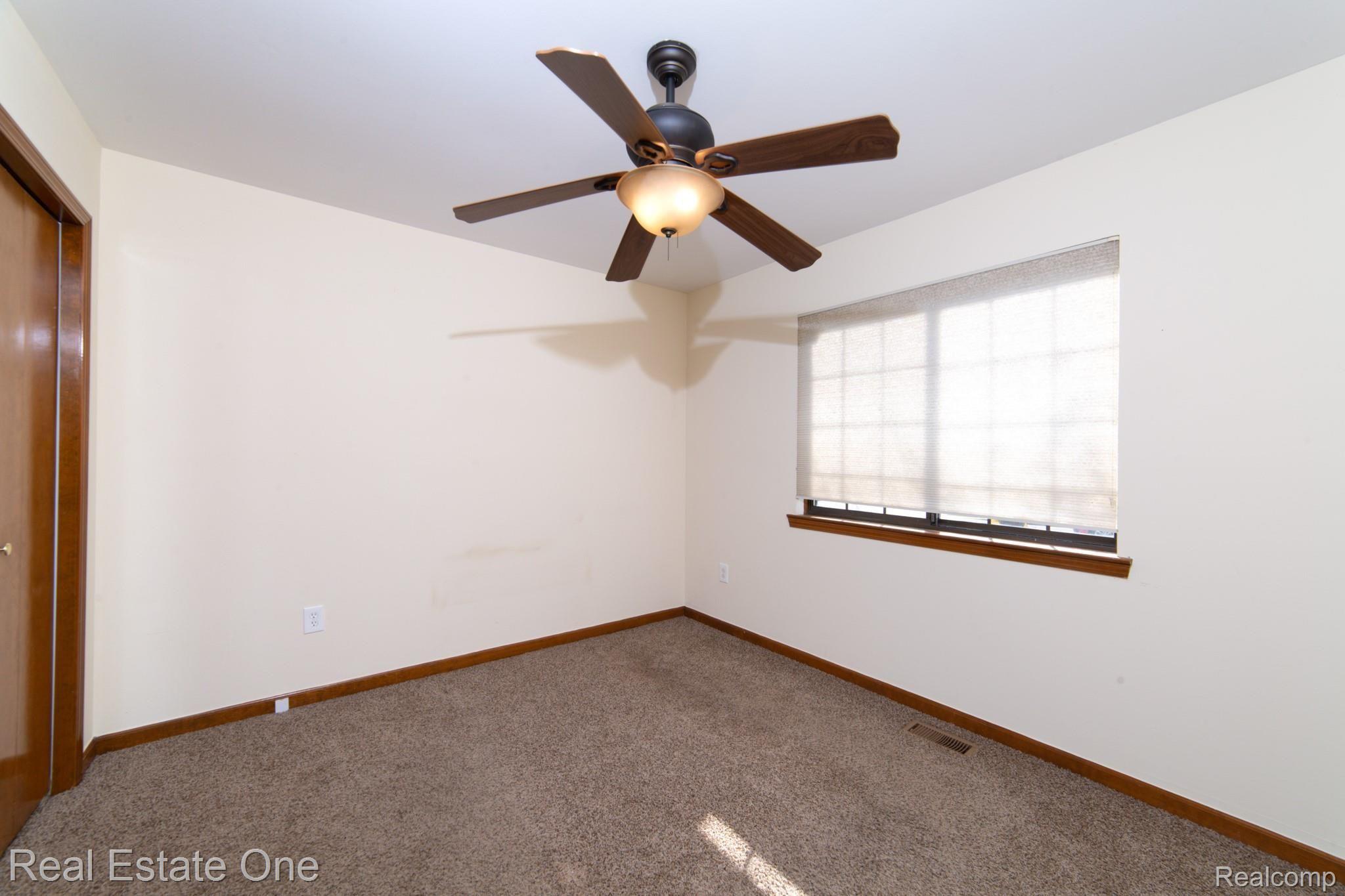 5383 Rene Drive Warren, MI 48091 - Photo 11 of 21 _S0A6458.jpg