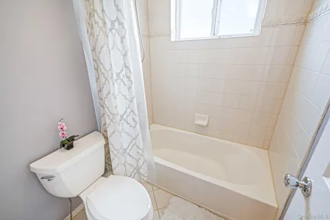 $999,000 | 6 Westover Court, Shoreham, NY 11786