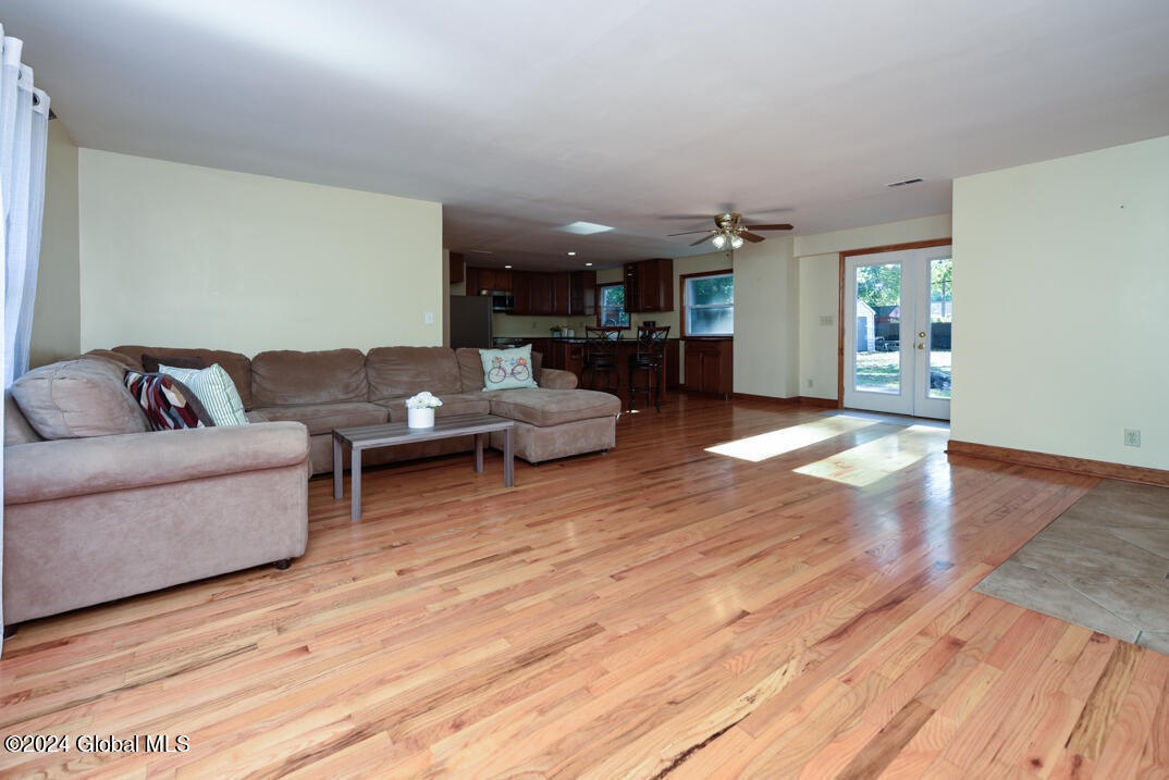 516 Clayton Road Schenectady, NY 12304 - Photo 9 of 25 _REN2252