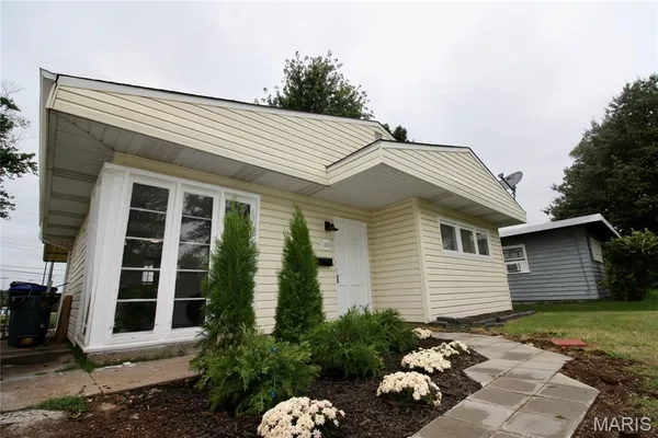 $138,500 | 1365 St Jean Street, Florissant, MO 63031