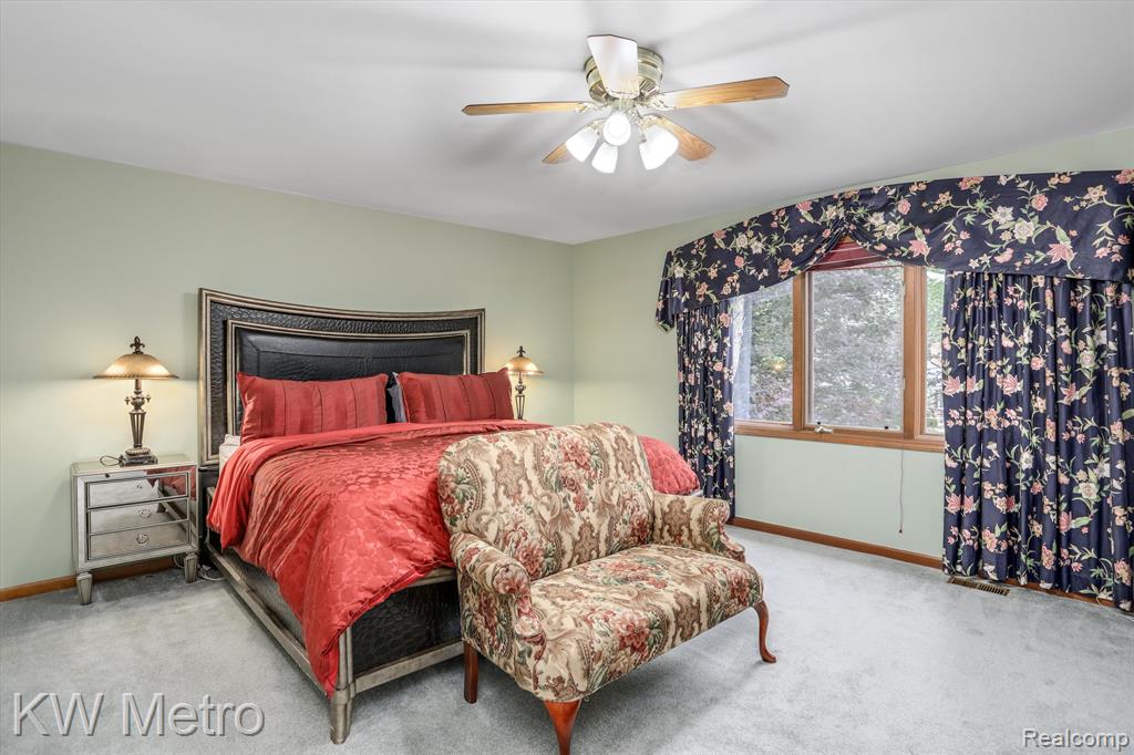 1372 Sherborn Court Rochester Hills, MI 48306 - Photo 20 of 48