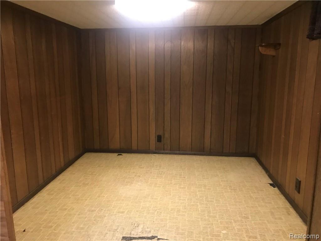 34581 Wick Road Romulus, MI 48174 - Photo 13 of 25