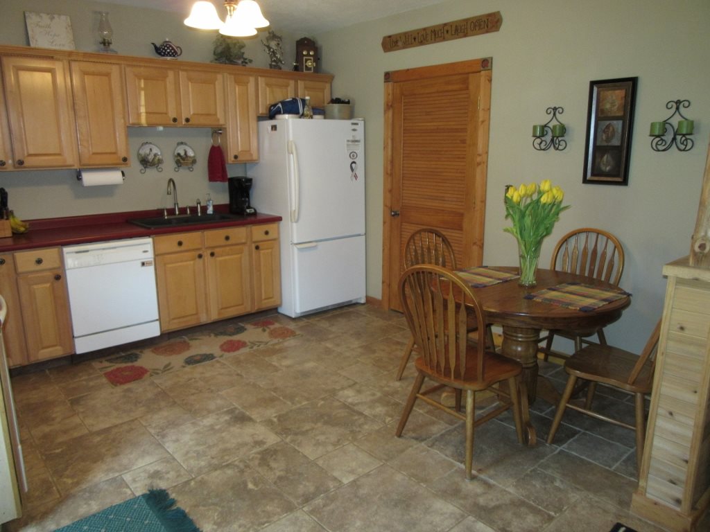 39 Helton Road Bedford, IN 47421 - Photo 2 of 20
