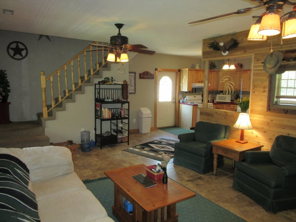 39 Helton Road Bedford, IN 47421 - Photo 5 of 20