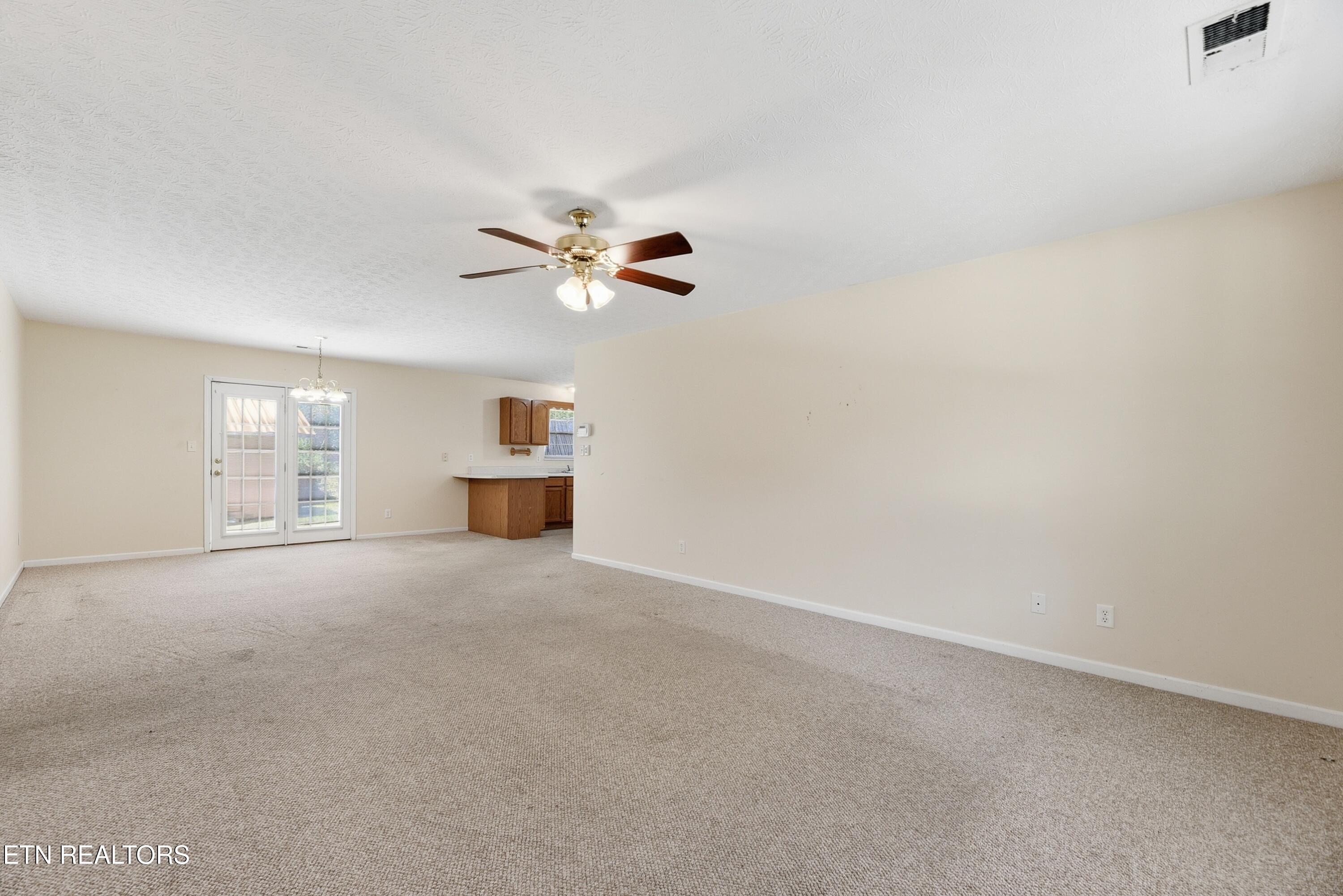 8039 Florence Gardens Road Knoxville, TN 37938 - Photo 5 of 28 Family room