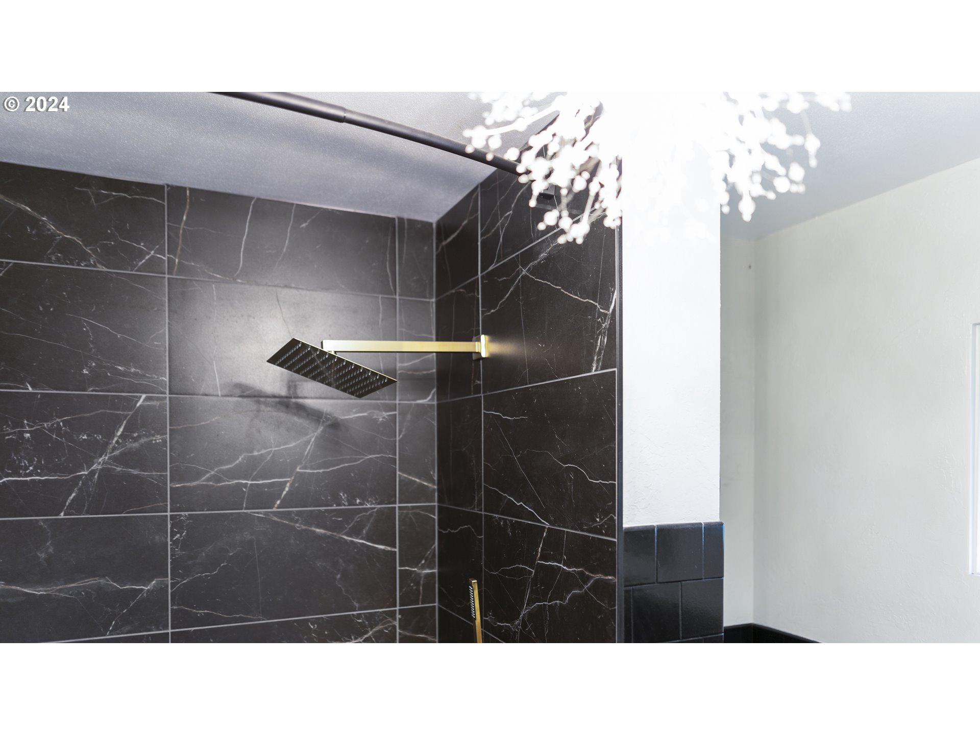 1160 North 10th Street Coos Bay, OR 97420 - Photo 19 of 42 a bathroom with a shower