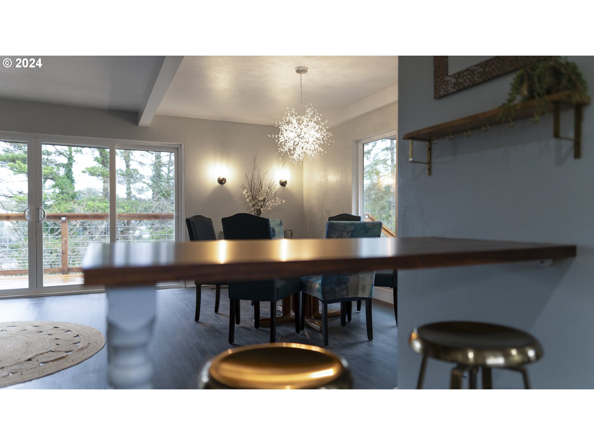 1160 North 10th Street Coos Bay, OR 97420 - Photo 23 of 42 a living room with furniture and a large window