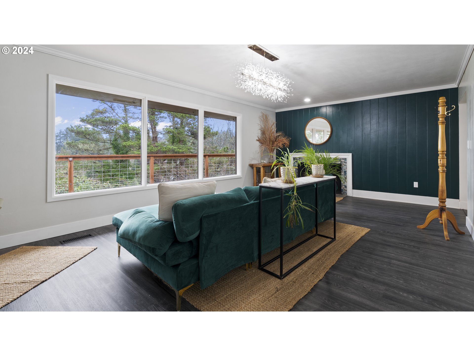 1160 North 10th Street Coos Bay, OR 97420 - Photo 29 of 42 a living room with furniture and a large window