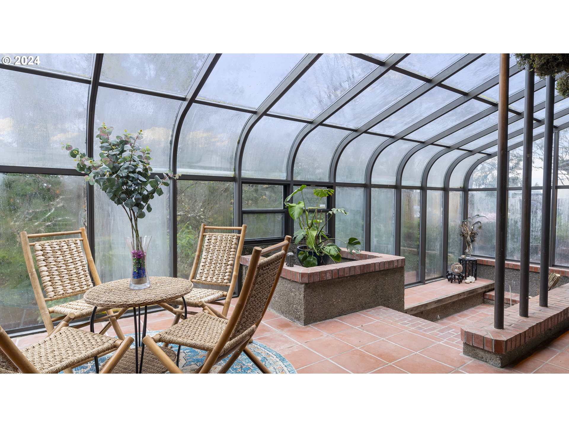 1160 North 10th Street Coos Bay, OR 97420 - Photo 31 of 42 a balcony with table and chairs