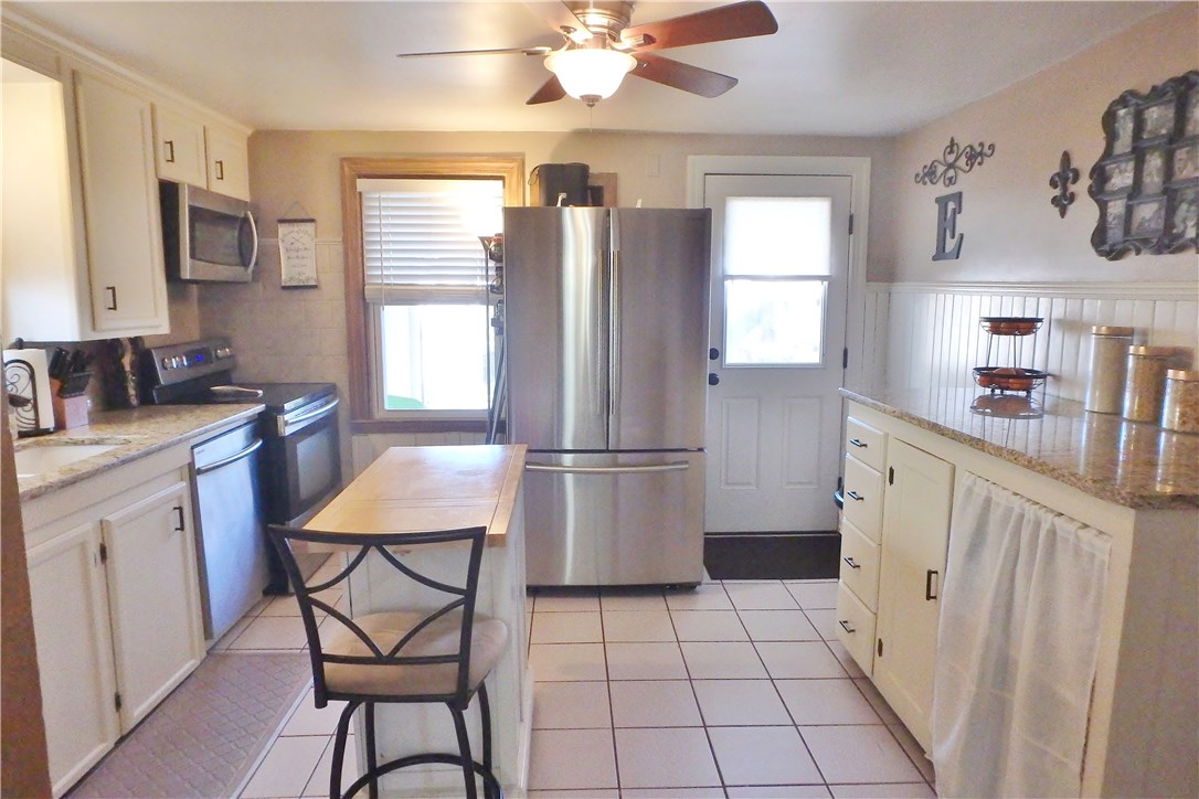 166 Woodhaven Road Pawtucket, RI 02861 - Photo 6 of 29 Kitchen