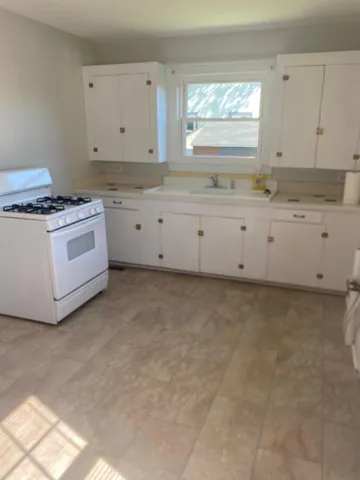 $1,600 | 1923 1st Drive, Charleston, SC 29407