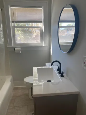 $1,600 | 1923 1st Drive, Charleston, SC 29407