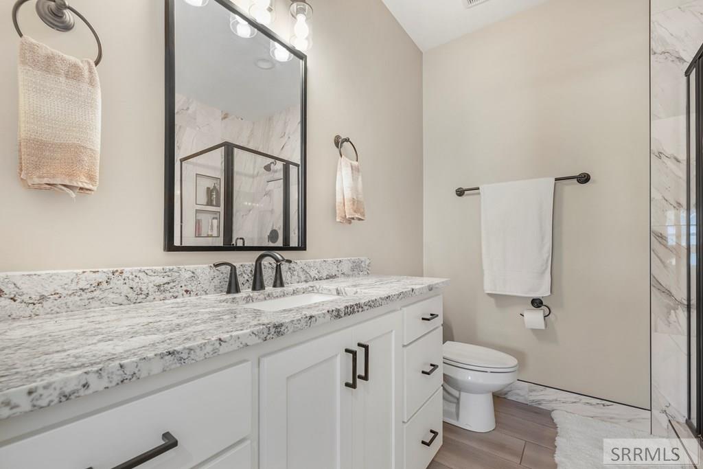 970 Pine Brook Lane Rexburg, ID 83440 - Photo 15 of 39 Owner's Suite Bathroom