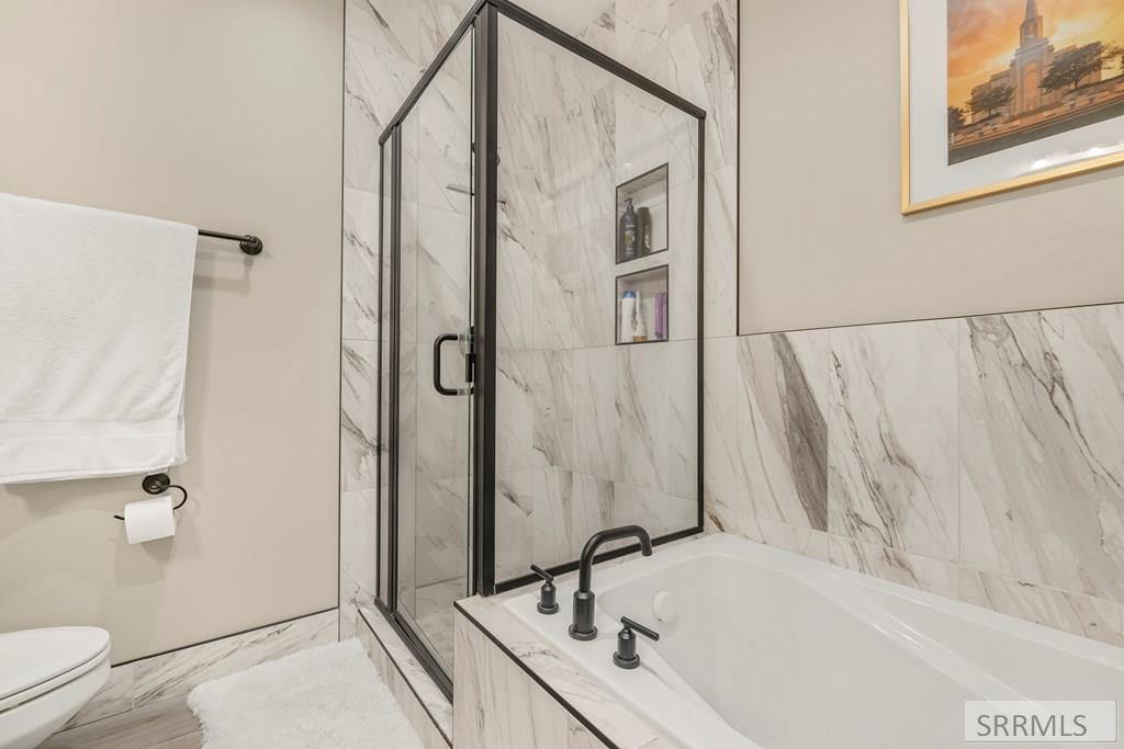 970 Pine Brook Lane Rexburg, ID 83440 - Photo 16 of 39 Owner's Suite Bathroom