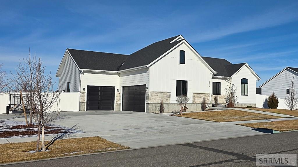 970 Pine Brook Lane Rexburg, ID 83440 - Photo 2 of 39 3-Car Garage