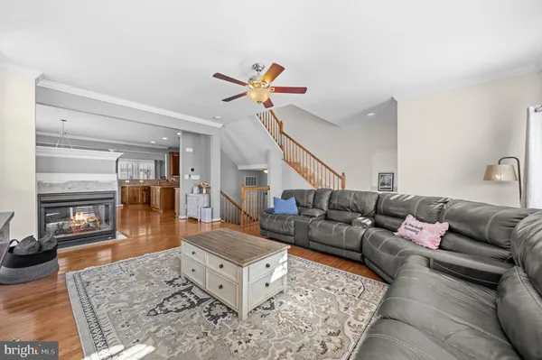$734,995 | 25409 Lisa Terrace, Aldie, VA 20105