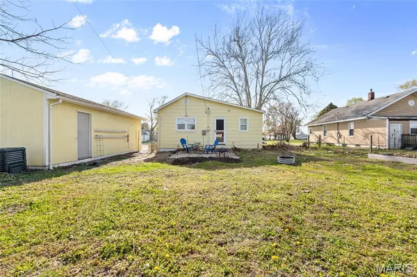 $88,000 | 116 Marcia Street, Wilsonville, IL 62093