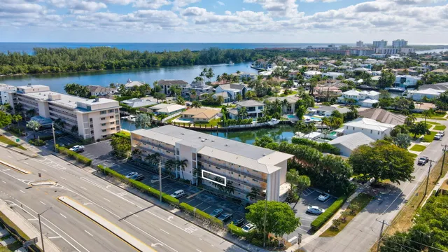 $415,000 | 698 Northeast Spanish River Boulevard, Unit 24, Boca Raton, FL 33431
