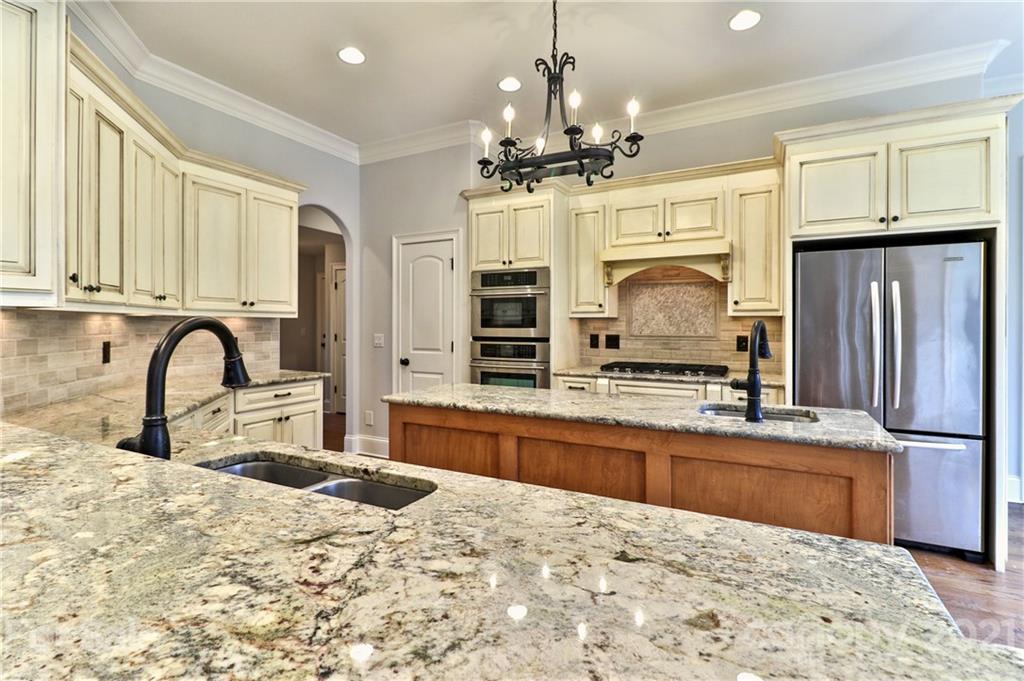 4232 River Oaks Road Clover, SC 29710 - Photo 12 of 46