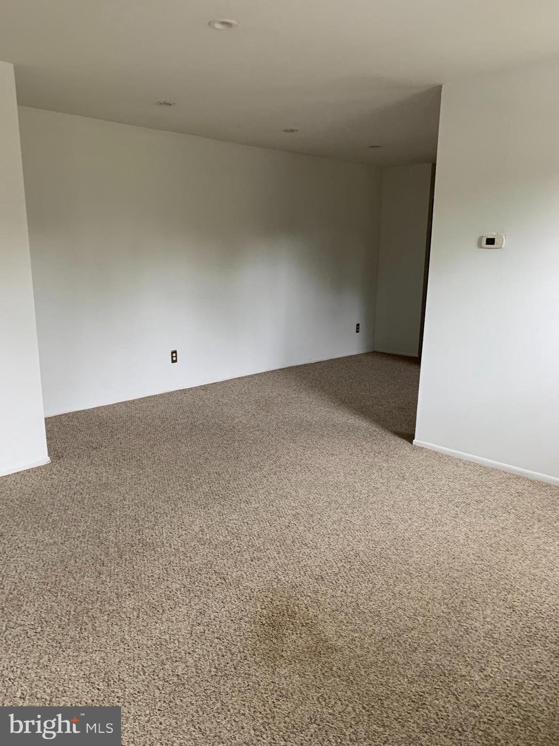11902 Tarragon Road, Unit L Reisterstown, MD 21136 - Photo 15 of 39 Living room