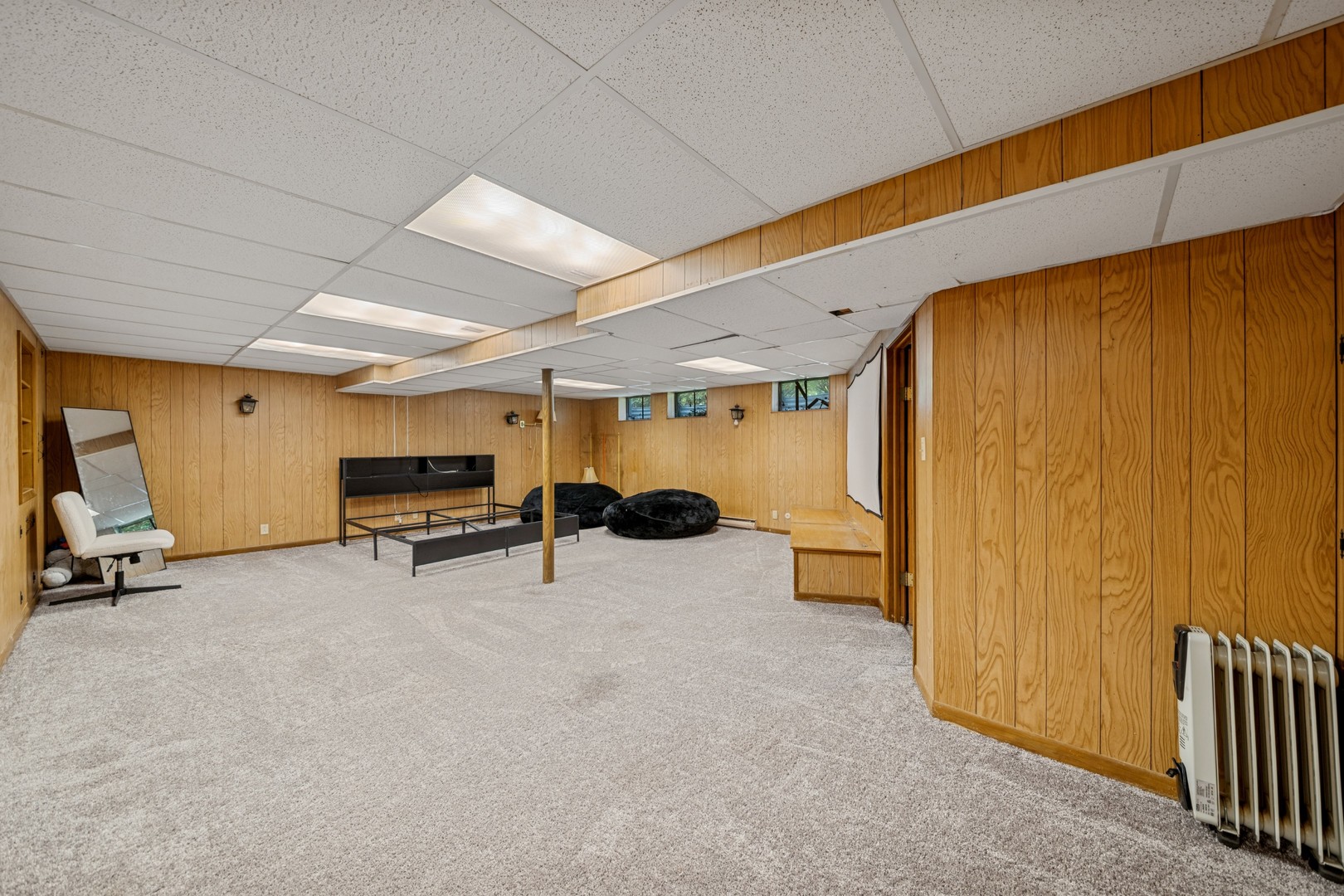 532 Shabbona Trail Batavia, IL 60510 - Photo 17 of 19 a room with furniture and a window