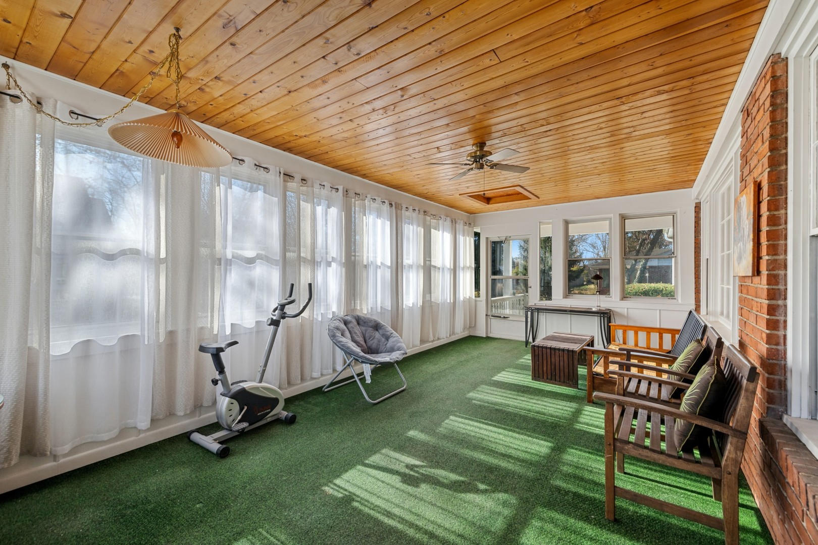 532 Shabbona Trail Batavia, IL 60510 - Photo 10 of 19 a view of an chairs with table in balcony