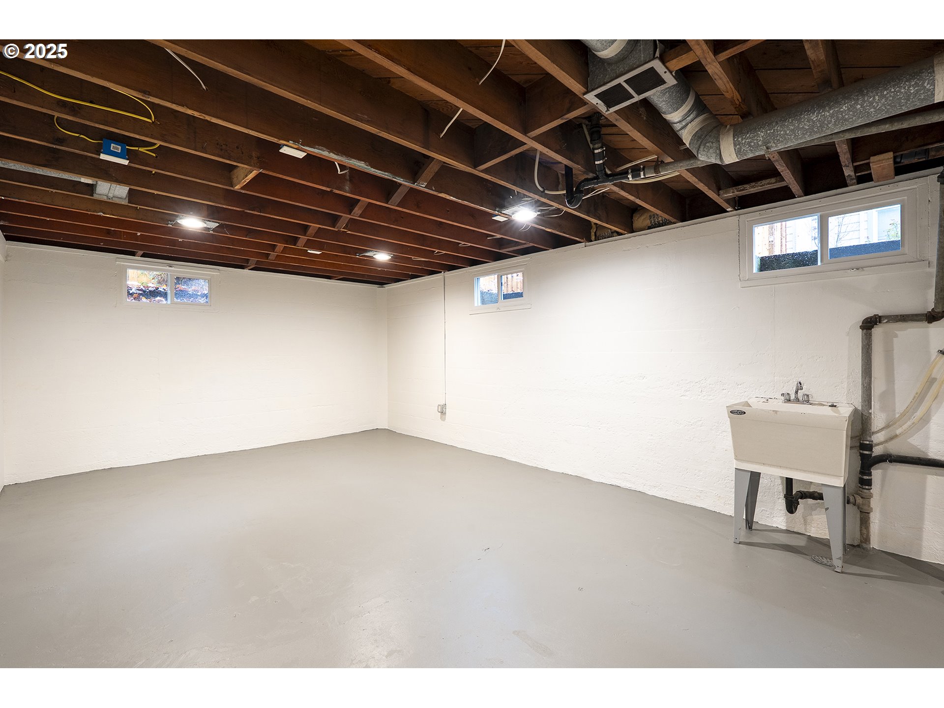 11129 Southeast Stark Street Portland, OR 97216 - Photo 14 of 20