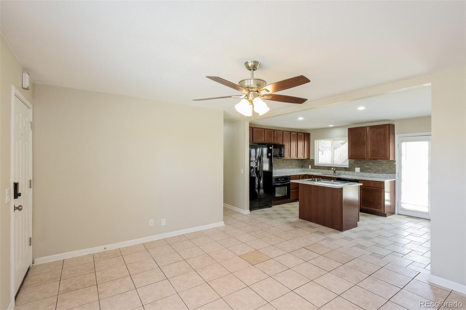 2644 East 97th Avenue Thornton, CO 80229 - Photo 3 of 17