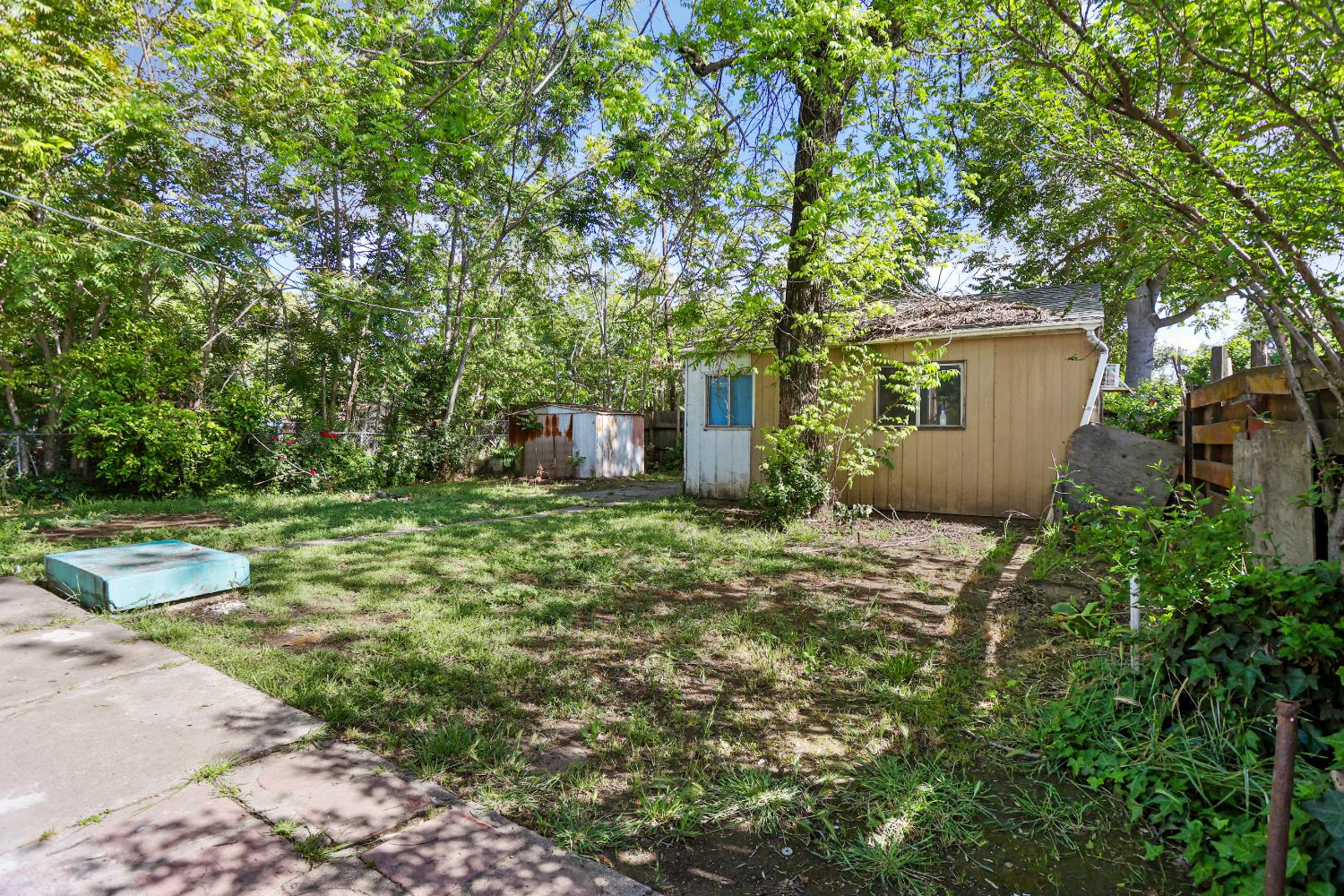 2018 East Myrtle Street Stockton, CA 95205 - Photo 35 of 41 a backyard of a house with lots of green space