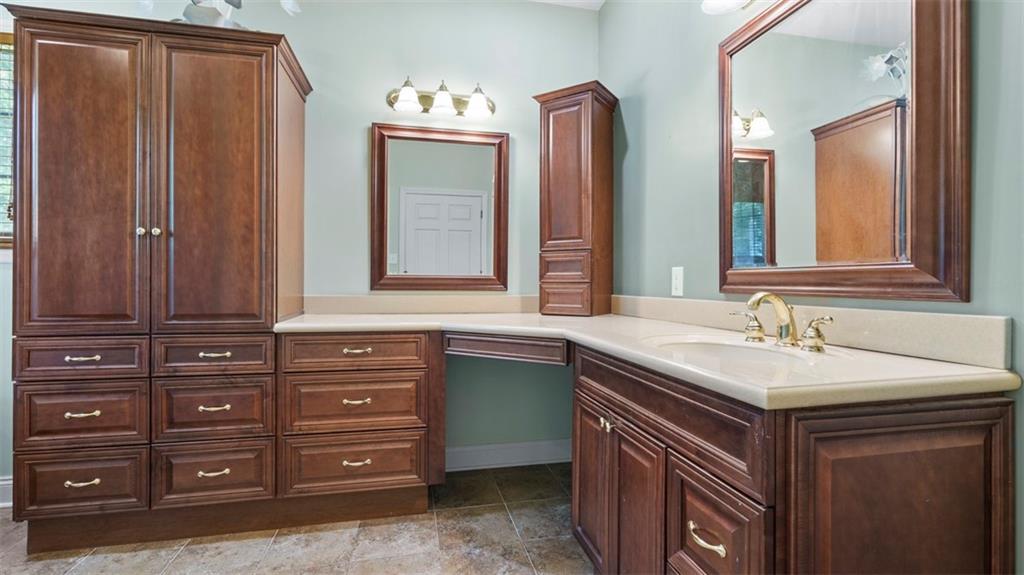 503 Kyle Court Gibsonia, PA 15044 - Photo 22 of 39 MIL Master Bath