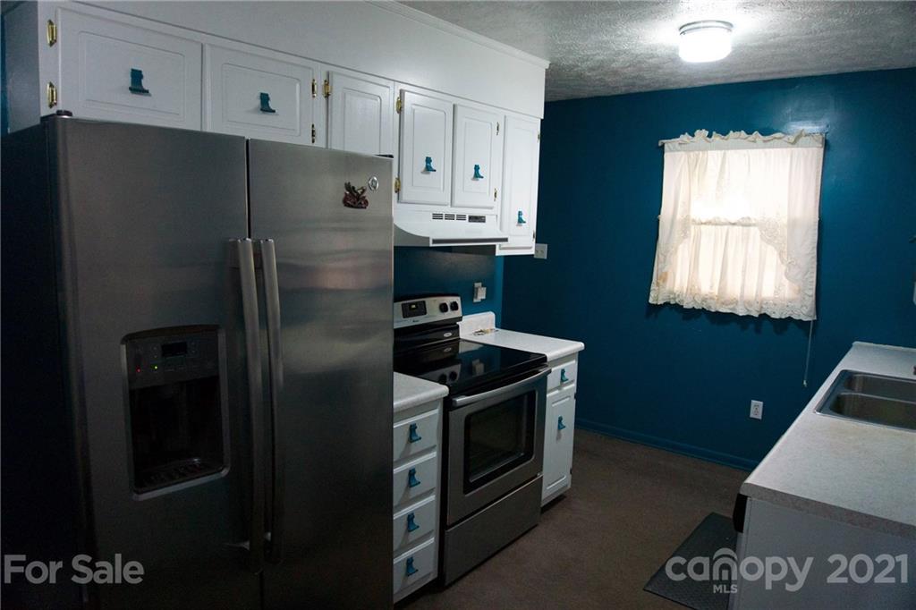 10 Edgewood Road Candler, NC 28715 - Photo 2 of 9 Gallery Image 2