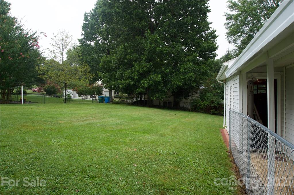 10 Edgewood Road Candler, NC 28715 - Photo 5 of 9 Gallery Image 5