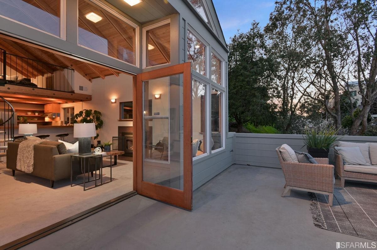 1502 Shotwell Street San Francisco, CA 94110 - Photo 41 of 61 a view of a terrace with seating space