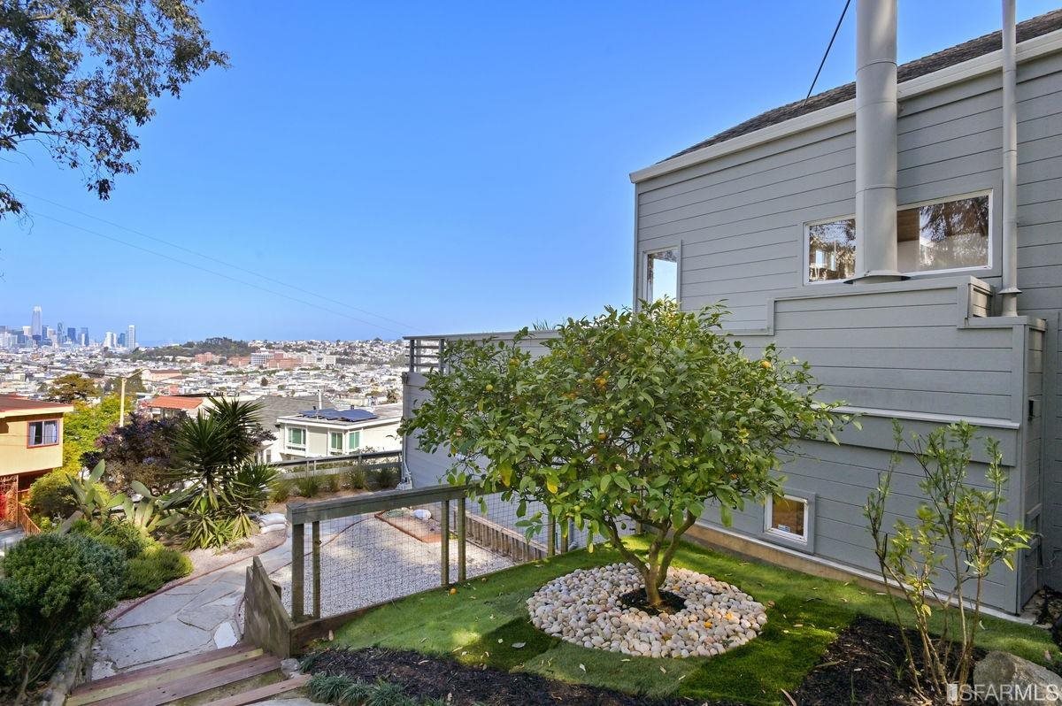 1502 Shotwell Street San Francisco, CA 94110 - Photo 54 of 61 a swimming pool with barbeque oven in front of it
