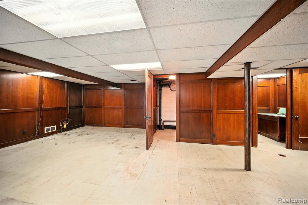 826 Shoreham Road Grosse Pointe Woods, MI 48236 - Photo 25 of 32