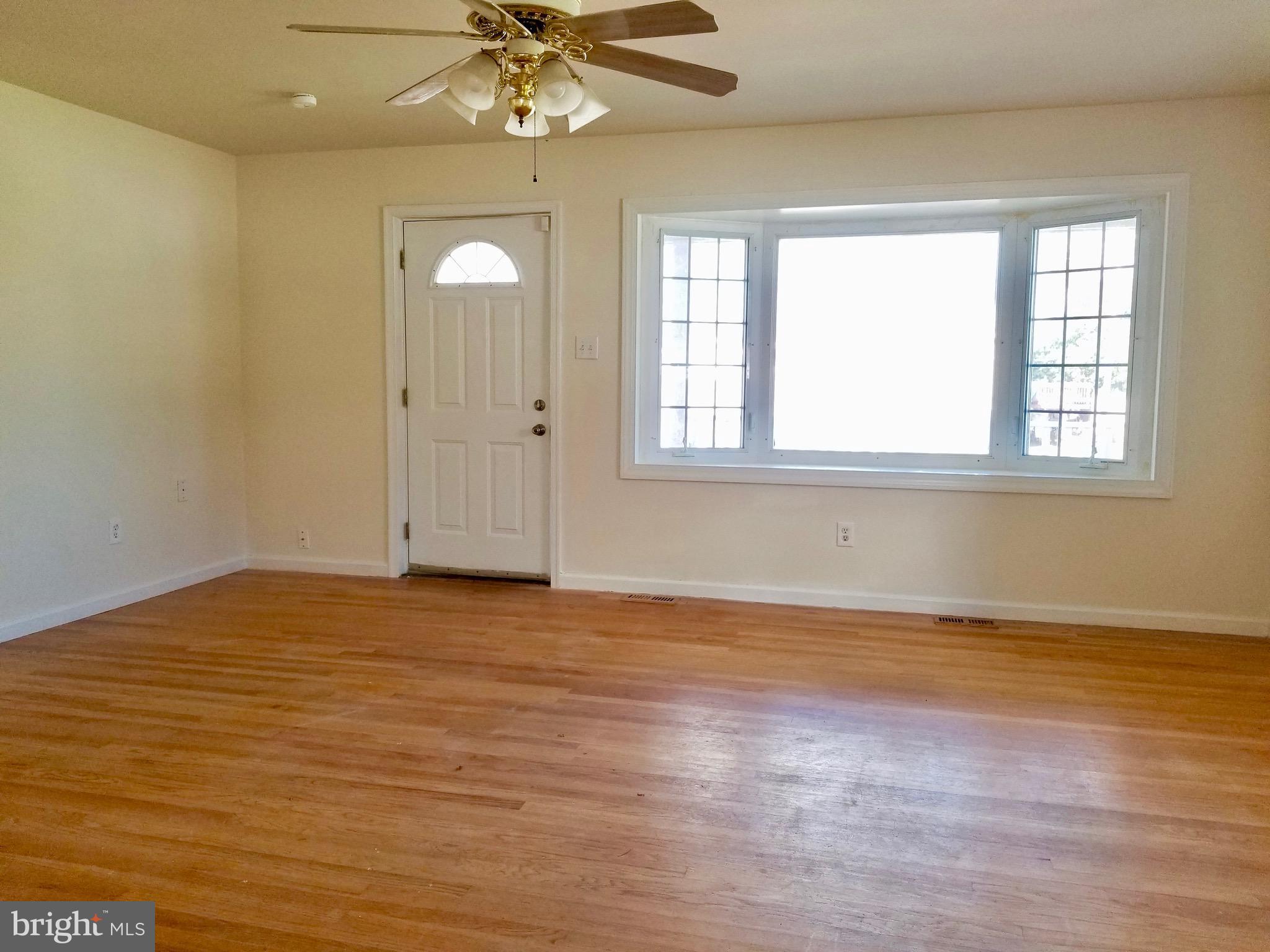 117 West 5th Avenue Ranson, WV 25438 - Photo 4 of 24 Living Room