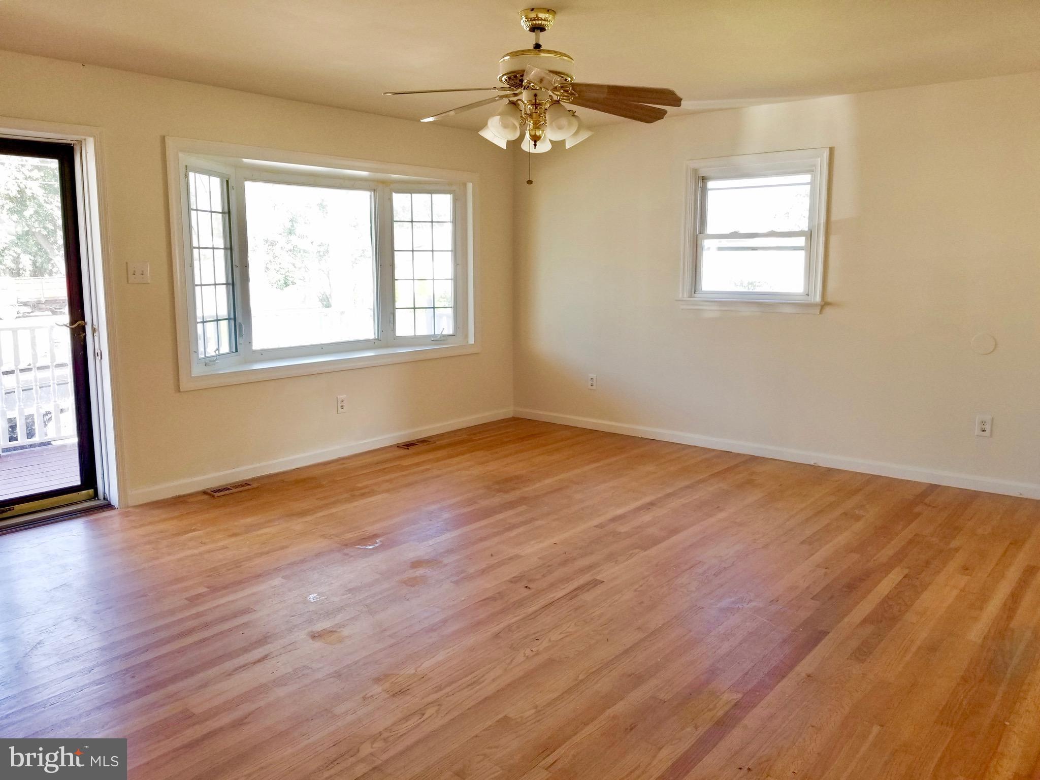 117 West 5th Avenue Ranson, WV 25438 - Photo 5 of 24 Living Room